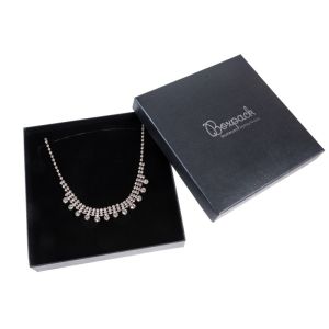 Caja de cartón para conjunto de colgante de joyería y bisutería  167x167x33 Mm color blanco q-18-g