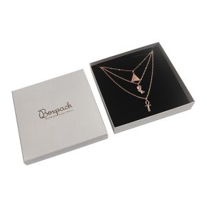Caja de cartón para collar o conjunto de joyería y bisutería color gris ST-18