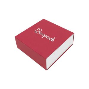 Caja de cartón para colgante o conjunto color rojo 83x83x33 mm SL-81-R-B