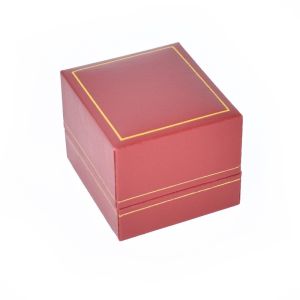 Estuche polipiel rojo para anillo 47x53x40 mm. J-06-S-R