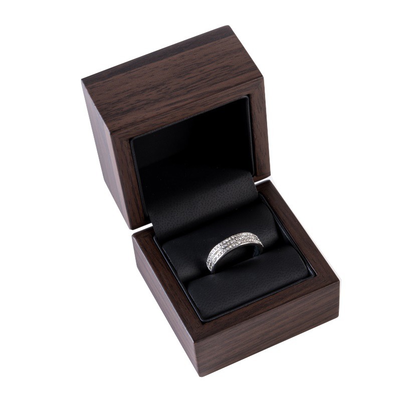 Estuche de madera para anillo color nogal 60x60x50 mm CU-1-M