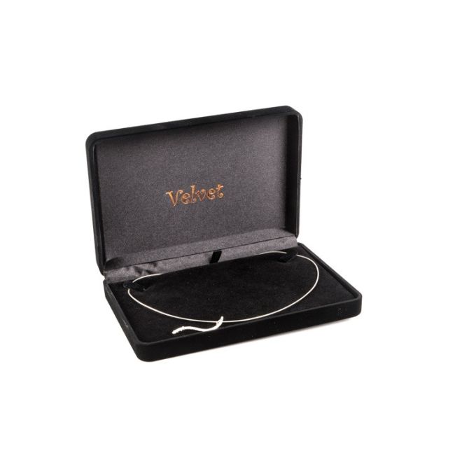 Estuche flocado negro para collar 180x123x33mm. V-5-C