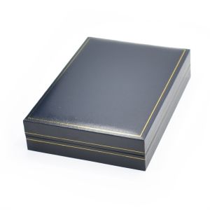 Estuche polipiel azul para collar 110x155x34 mm. J-15-C-A