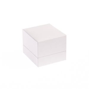 Estuche polipiel blanco para anillo 47x52x40 mm. FR-2-S-N