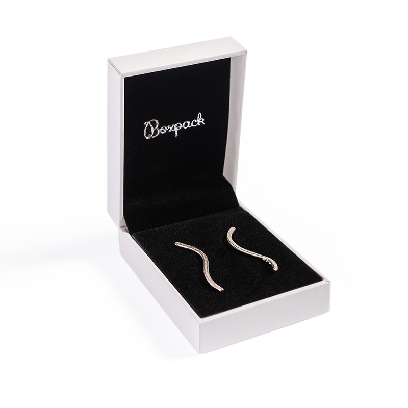 Estuche polipiel blanco para pendientes 59x79x24 mm. FR-3-P-N