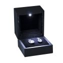 Schwarzes Ohrringetui mit LED-Beleuchtung 60 x 65 x 50 mm LE-12-P