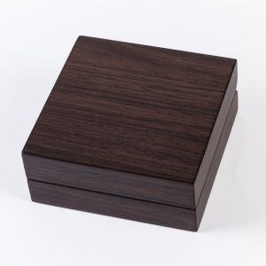 Estojo para pendente em madeira, nogueira 90 x 90 x 36 mm CU-4-M