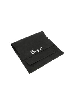 Bolsa más taco de microfibra negro para pendientes con cierre de solapa y cinturón para joyería y bisutería.