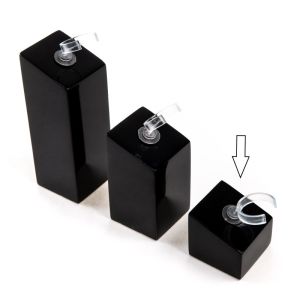 Schwarzes Ring-Display aus lackiertem Holz ML-1-N