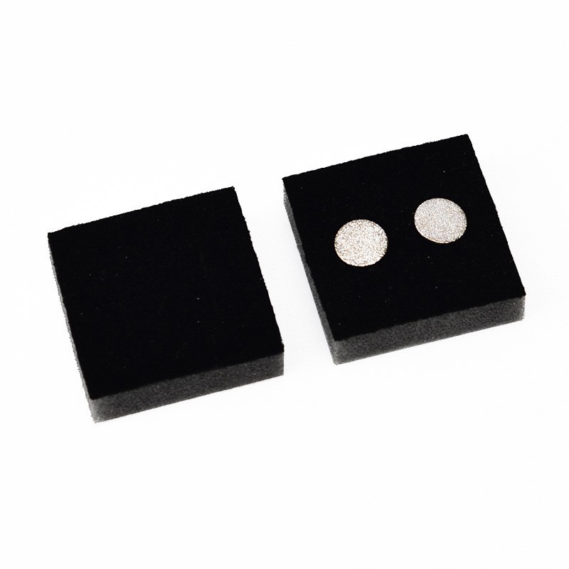 ESPUMA PARA PENDIENTES COLOR NEGRO 37x37x8 mm IE-41-N-8