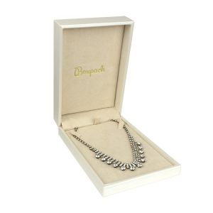 ESTUCHE PARA PULSERA COLOR BLANCO ROTO 110x162x44Mm. WD-9-C