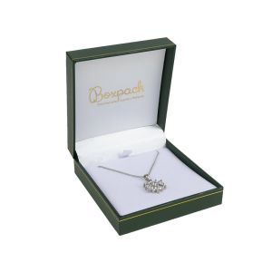Estuche polipiel verde para colgante 87x91x30 mm. J-09-C-V