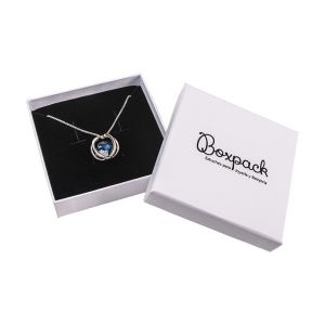 Caja de cartón para conjunto de colgante de joyería y bisutería 86x86x24 Mm color blanco texturizado  mp-80