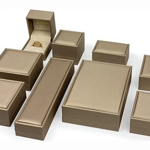 Custom-made jewelry packaging